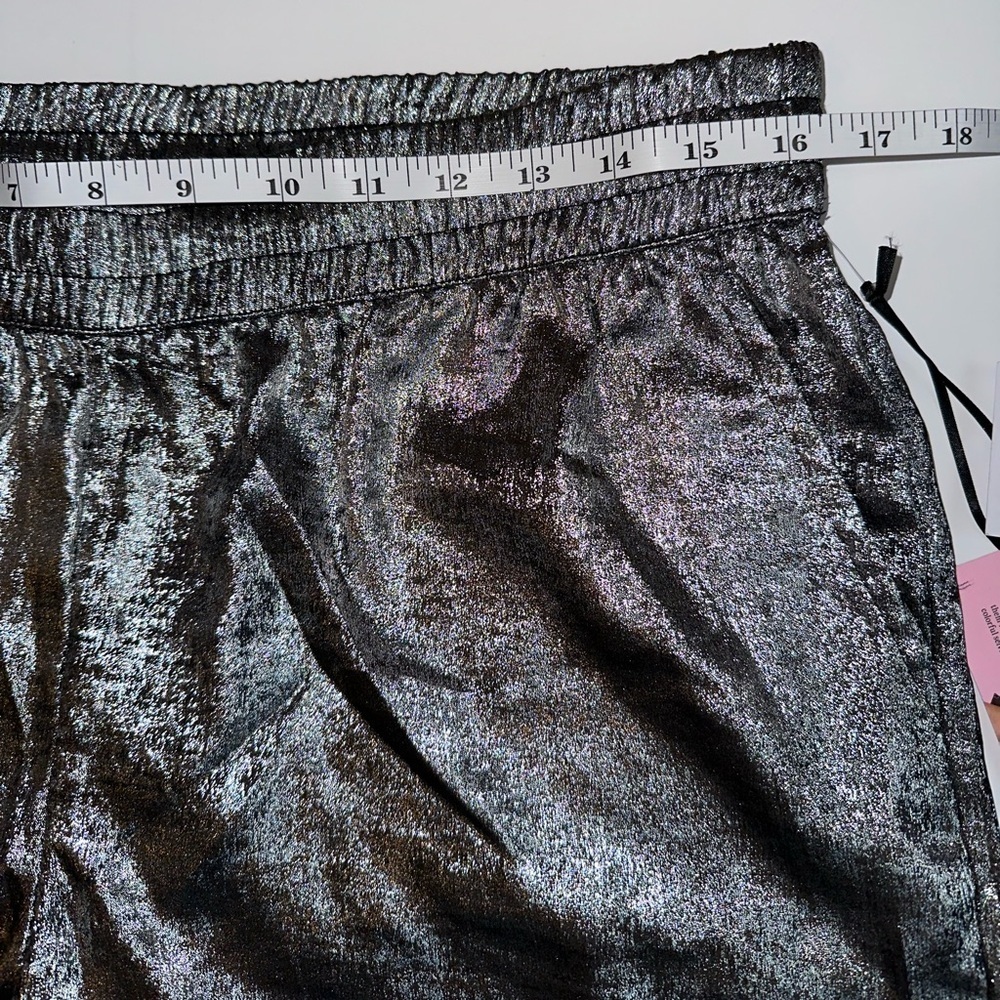 Future Collective Metallic Silver Shorts Women’s Alani Noelle Size M NWT - Picture 4 of 8